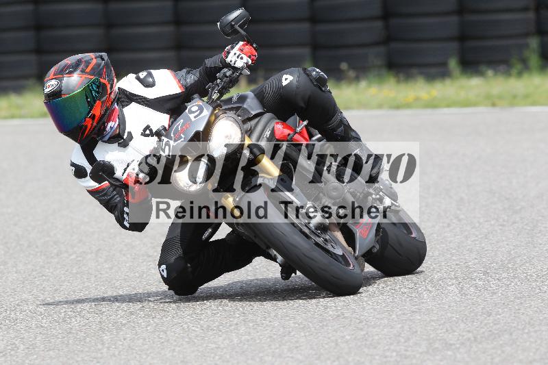 Archiv-2025/10 23.04.2025 Cornu Master School ADR/rot-rouge/59